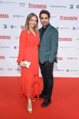 ABBberlin: Diana Staehly und Oliver Wnuk Schauspieler auf dem roten Teppich bei der Weltpremiere des Kino Films STROMBERG WIEDER ALLES WIE IMMER im Zoo Palast Berlin am 01.12.2025 Berlin Deutschland