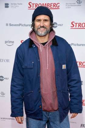ABBberlin: Tom Beck Schauspieler auf dem roten Teppich bei der Weltpremiere des Kino Films STROMBERG WIEDER ALLES WIE IMMER im Zoo Palast Berlin am 01.12.2025 Berlin Deutschland