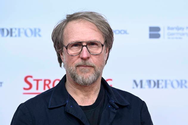 ABBberlin: Bjarne Mädel Maedel Schauspieler auf dem roten Teppich bei der Weltpremiere des Kino Films STROMBERG WIEDER ALLES WIE IMMER im Zoo Palast Berlin am 01.12.2025 Berlin Deutschland