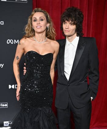 ˜Avatar Fire and Ash™ World Premiere Miley Cyrus and Maxx Morando arriving to the world premiere of Avatar Fire and Ash at the Dolby Theatre on December 1, 2025 in Hollywood, Ca. Hollywood Dolby Theatre California USA Copyright: xLISAxOConnor xAFF-USA.COMx