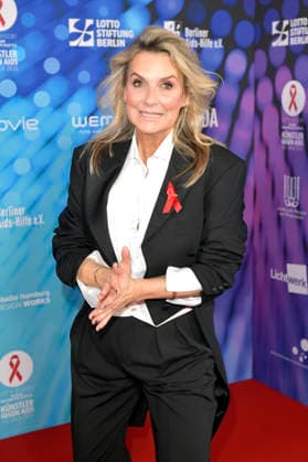 Kim Fisher bei der Künstler gegen Aids Gala 2025 im Stage Theater des Westens. Berlin, 01.12.2025 Foto:xM.xBehrensx xFuturexImagex aidsgala_5212