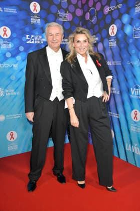 Klaus Wowereit und Kim Fisher bei der Künstler gegen Aids Gala 2025 im Stage Theater des Westens. Berlin, 01.12.2025 Foto:xM.xBehrensx xFuturexImagex aidsgala_5214