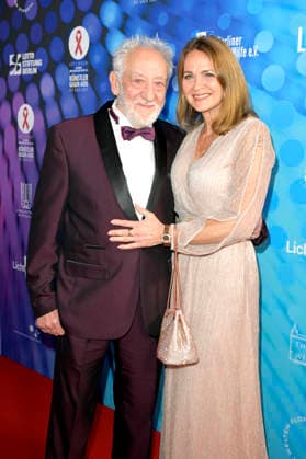 Dieter Hallervorden mit Ehefrau Christiane Zander bei der Künstler gegen Aids Gala 2025 im Stage Theater des Westens. Berlin, 01.12.2025 Foto:xM.xBehrensx xFuturexImagex aidsgala_5222