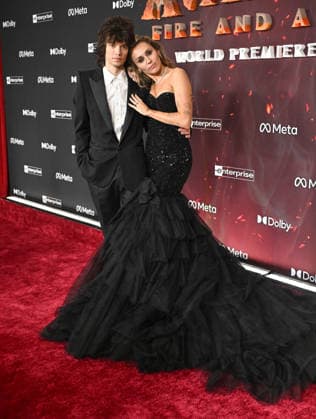 ˜Avatar Fire and Ash™ World Premiere Miley Cyrus and Maxx Morando arriving to the world premiere of Avatar Fire and Ash at the Dolby Theatre on December 1, 2025 in Hollywood, Ca. Hollywood Dolby Theatre California USA Copyright: xLISAxOConnor xAFF-USA.COMx
