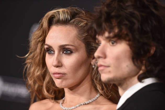 ˜Avatar Fire and Ash™ World Premiere Miley Cyrus and Maxx Morando arriving to the world premiere of Avatar Fire and Ash at the Dolby Theatre on December 1, 2025 in Hollywood, Ca. Hollywood Dolby Theatre California USA Copyright: xLISAxOConnor xAFF-USA.COMx