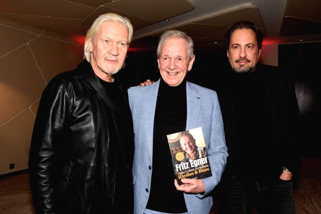 Johnny Logan Saenger Fritz Egner Presenter Author Alexander Gernandt Music Expert Bravo Chef a D Muenchen 01 12 2025 Hotel Vierjahreszeiten Kempinski Book Presentation of Fritz Egner Presenter My Life Between Rhythm and Blues in Munich Photo Muenchen