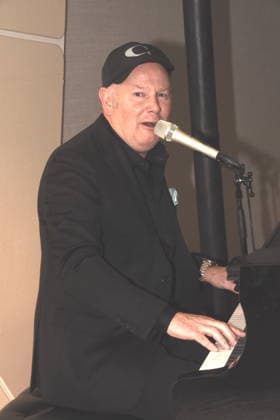 Charlie Glass Pianist Saenger Muenchen 01 12 2025 Hotel Vierjahreszeiten Kempinski Book Presentation by Fritz Egner Presenter My Life Between Rhythm and Blues in Munich Photo Muenchen