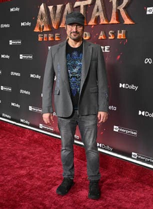 ˜Avatar Fire and Ash™ World Premiere Robert Rodriguez arriving to the world premiere of Avatar Fire and Ash at the Dolby Theatre on December 1, 2025 in Hollywood, Ca. Hollywood Dolby Theatre California USA Copyright: xLISAxOConnor xAFF-USA.COMx