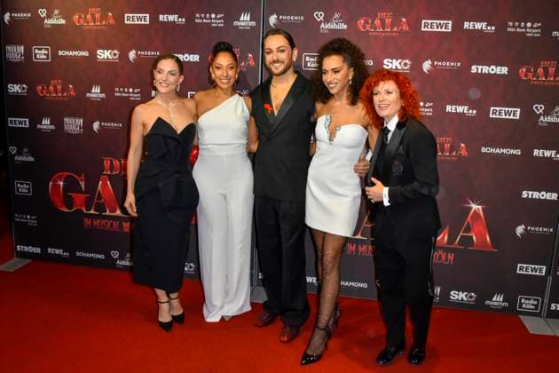 ABBkoeln No Angels, Nadja Benaissa, Lucy Diakovska, Riccardo Simonetti Sandy Mölling Moelling Jessica Wahls as guests on the red carpet at the Charity Aids Gala at the Musical Dome Cologne on 01 12 2025 NRW Germany