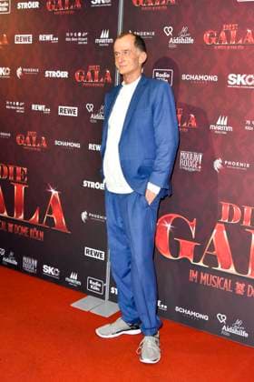 ABBkoeln Georg Uecker Actor on the red carpet at the Charity Aids Gala in the Musical Dome Cologne on 01 12 2025 NRW Germany