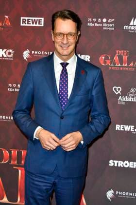 ABBkoeln Hendrik Josef Wüst Wuest CDU politician State Premier of North Rhine-Westphalia on the red carpet at the Charity Aids Gala in the Musical Dome Cologne on 01 12 2025 NRW Germany