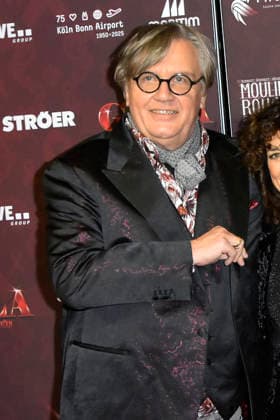 ABBkoeln Hans Peter Wilhelm Hape Kerkeling , guest on the red carpet at the Charity Aids Gala in the Musical Dome Cologne on 01 12 2025 NRW Germany