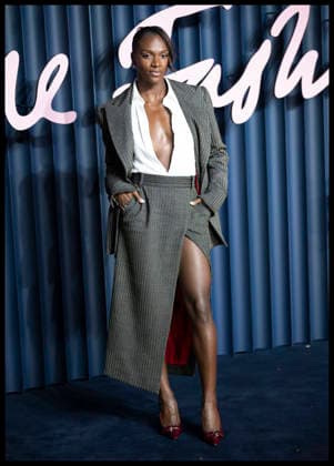 . 01 12 2025. London, United Kingdom. British athlete Dina Asher-Smith arriving at The Fashion Awards in London.  xStephenxLockx xi-Imagesx IIM-26428-0073