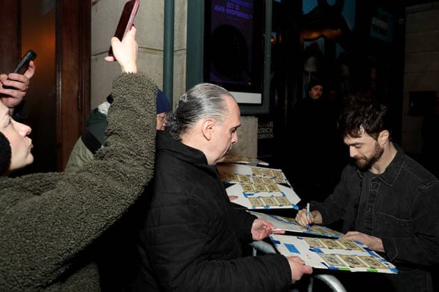 Celebrities attend Sony Pictures Classics and The Cinema Society host Special New York Screening of Merrily We Roll Along Featuring: Daniel Radcliffe with Fans Where: New York, New York, United States When: 01 Dec 2025 Credit: Marion Curtis StarPix for Sony Pictures Classics INSTARimages EDITORIAL USE ONLY. NOT FOR USE BY NEWSPAPERS BASED IN THE UK. Copyright: xx instar55307442