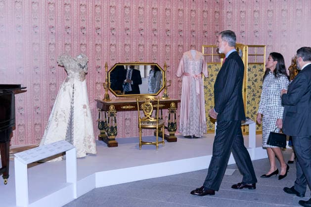 December 2, 2025, Madrid, Madrid, Spain: King Felipe VI of Spain and Queen Letizia of Spain attend the opening of the exhibition on Her Majesty Queen Victoria Eugenia Madrid Spain - ZUMAc260 20251202_zep_c260_012 Copyright: xMikexChicorrox