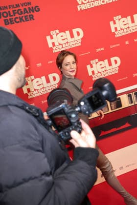 Leonie Benesch at the öDer Held vom Bahnhof Friedrichstrasse cinema premiere on 2 12 2025 at the Delphi Filmpalast in Berlin Der Held vom Bahnhof Friedrichstrasse film premiere in Berlin