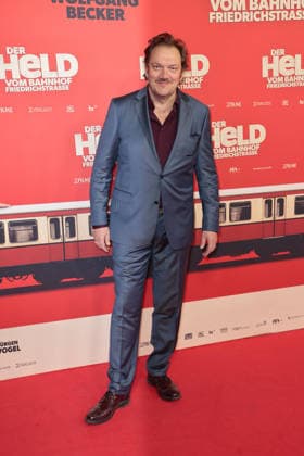Charly Huebner at the öDer Held vom Bahnhof Friedrichstrasse cinema premiere on 2 12 2025 at the Delphi Filmpalast in Berlin Der Held vom Bahnhof Friedrichstrasse film premiere in Berlin