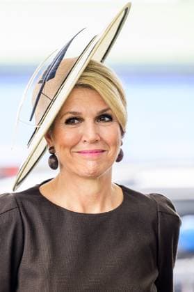 Paramaribo, The Netherlands, 2025-12-02 14:31:14 PARAMARIBO, December 2, 2025, Fernandes. King Willem-Alexander and Queen Maxima are paying a state visit to the Republic of Suriname at the invitation of President Jennifer Geerlings-Simons. At the Fernandes family business s bottling plant, King Willem-Alexander and Queen Maxima will be given a tour of the modern facility, where they will be given an explanation of the bottling process for Suriname s most famous drink. PHOTO: NLBeeld Patrick van Emst Credit: NL Beeld Patrick van Emst  Copyright: xx x