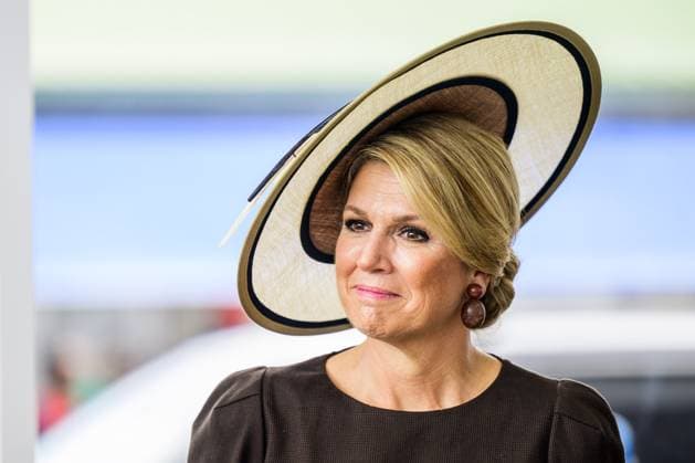 Paramaribo, The Netherlands, 2025-12-02 14:36:44 PARAMARIBO, December 2, 2025, Fernandes. King Willem-Alexander and Queen Maxima are paying a state visit to the Republic of Suriname at the invitation of President Jennifer Geerlings-Simons. At the Fernandes family business s bottling plant, King Willem-Alexander and Queen Maxima will be given a tour of the modern facility, where they will be given an explanation of the bottling process for Suriname s most famous drink. PHOTO: NLBeeld Patrick van Emst Credit: NL Beeld Patrick van Emst  Copyright: xx x