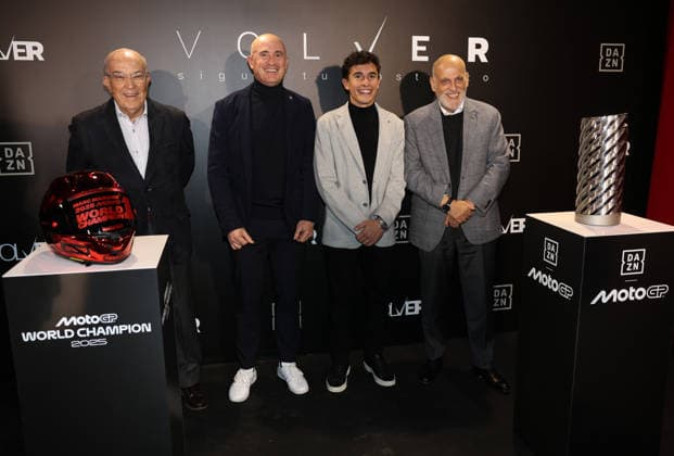 Marc Márquez presents Volver , the documentary that traces his path to his ninth world title Carmelo Ezpeleta, Marc Márquez and Javier Tebas during the preview of Volver , on December 2, 2025, in Madrid Spain The new original documentary from DAZN collects, as never before told, the path of Marc Márquez to return to the top of motorcycling and conquer his ninth world title An intimate and powerful story in which great icons of Spanish sport as Rafa Nadal, Fernando Alonso, Pau Gasol, Andres Iniesta and Alexia Putellas, analyze from their own experience what it means to fall, resist and return to the top, Fernando Alonso, Pau Gasol, Andrés Iniesta and Alexia Putellas, analyze from their own experience what it means to fall, resist and return Copyright: xJosà xRuizx 7143494