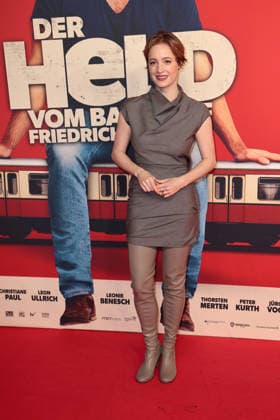 Leonie Benesch at the öDer Held vom Bahnhof Friedrichstrasse cinema premiere on 2 12 2025 at the Delphi Filmpalast in Berlin Der Held vom Bahnhof Friedrichstrasse film premiere in Berlin