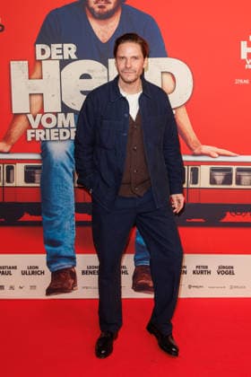 Premiere Der Held vom Bahnhof Friedrichstrasse Daniel Brühl at the premiere of Der Held vom Bahnhof Friedrichstrasse at Delphi Filmpalast on 02 12 2025 in Berlin Copyright: xEventpressxKochanx