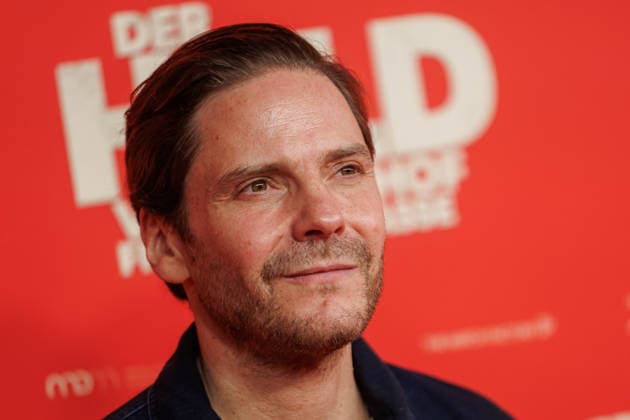 Premiere Der Held vom Bahnhof Friedrichstrasse Daniel Brühl at the premiere of Der Held vom Bahnhof Friedrichstrasse at Delphi Filmpalast on 02 12 2025 in Berlin Copyright: xEventpressxKochanx