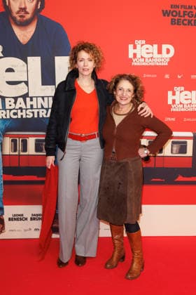 Premiere Der Held vom Bahnhof Friedrichstrasse Adina Vetter and Adriana Altaras at the premiere of Der Held vom Bahnhof Friedrichstrasse at Delphi Filmpalast on 02 12 2025 in Berlin Copyright: xEventpressxKochanx