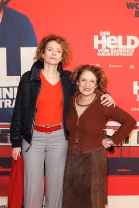 Premiere Der Held vom Bahnhof Friedrichstrasse Adina Vetter and Adriana Altaras at the premiere of Der Held vom Bahnhof Friedrichstrasse at Delphi Filmpalast on 02 12 2025 in Berlin Copyright: xEventpressxKochanx