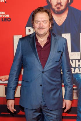 Premiere of Der Held vom Bahnhof Friedrichstrasse Charly Hübner at the premiere of Der Held vom Bahnhof Friedrichstrasse at Delphi Filmpalast on 02 12 2025 in Berlin Copyright: xEventpressxKochanx
