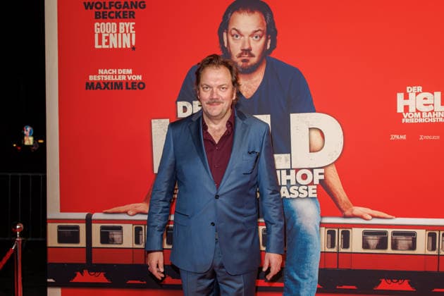 Premiere of Der Held vom Bahnhof Friedrichstrasse Charly Hübner at the premiere of Der Held vom Bahnhof Friedrichstrasse at Delphi Filmpalast on 02 12 2025 in Berlin Copyright: xEventpressxKochanx