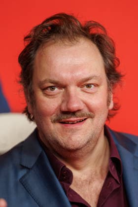 Premiere of Der Held vom Bahnhof Friedrichstrasse Charly Hübner at the premiere of Der Held vom Bahnhof Friedrichstrasse at Delphi Filmpalast on 02 12 2025 in Berlin Copyright: xEventpressxKochanx