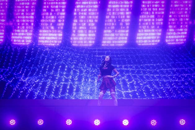 Music Concert - Anna - Vera Baddie Tour 2025 Anna real name Anna Pepe - performs live at concert of Vera Baddie Tour 2025 on Decenber 2, 2025 at Palazzo dello Sport in Rome, Italy Rome Palazzo dello Sport Italy Copyright: xRobertoxBettacchix xLiveMediax LPM_2174448