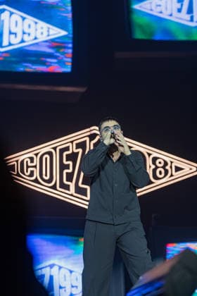 Music Concert - Coez - Live 2025 Silvano Albanese, aka Coez, performs on stage during his second concert at the Unipol Forum. during Coez - Live 2025, Music Concert in Milano, Italy, December 02 2025 Milano Unipol Forum Italy Copyright: xLucaxMichelix xLiveMediax LPM_2174526