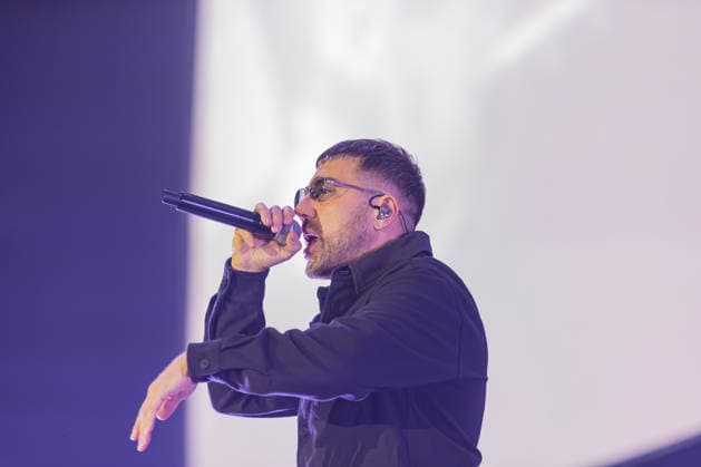 Music Concert - Coez - Live 2025 Silvano Albanese, aka Coez, performs on stage during his second concert at the Unipol Forum. during Coez - Live 2025, Music Concert in Milano, Italy, December 02 2025 Milano Unipol Forum Italy Copyright: xLucaxMichelix xLiveMediax LPM_2174536
