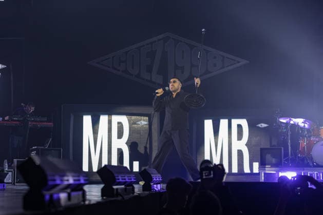 Music Concert - Coez - Live 2025 Silvano Albanese, aka Coez, performs on stage during his second concert at the Unipol Forum. during Coez - Live 2025, Music Concert in Milano, Italy, December 02 2025 Milano Unipol Forum Italy Copyright: xLucaxMichelix xLiveMediax LPM_2174547