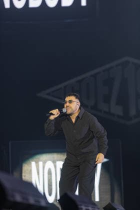 Music Concert - Coez - Live 2025 Silvano Albanese, aka Coez, performs on stage during his second concert at the Unipol Forum. during Coez - Live 2025, Music Concert in Milano, Italy, December 02 2025 Milano Unipol Forum Italy Copyright: xLucaxMichelix xLiveMediax LPM_2174552