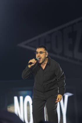 Music Concert - Coez - Live 2025 Silvano Albanese, aka Coez, performs on stage during his second concert at the Unipol Forum. during Coez - Live 2025, Music Concert in Milano, Italy, December 02 2025 Milano Unipol Forum Italy Copyright: xLucaxMichelix xLiveMediax LPM_2174554