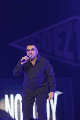 Music Concert - Coez - Live 2025 Silvano Albanese, aka Coez, performs on stage during his second concert at the Unipol Forum. during Coez - Live 2025, Music Concert in Milano, Italy, December 02 2025 Milano Unipol Forum Italy Copyright: xLucaxMichelix xLiveMediax LPM_2174555