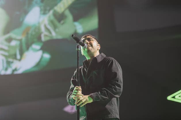 Music Concert - Coez - Live 2025 Silvano Albanese, aka Coez, performs on stage during his second concert at the Unipol Forum. during Coez - Live 2025, Music Concert in Milano, Italy, December 02 2025 Milano Unipol Forum Italy Copyright: xLucaxMichelix xLiveMediax LPM_2174558