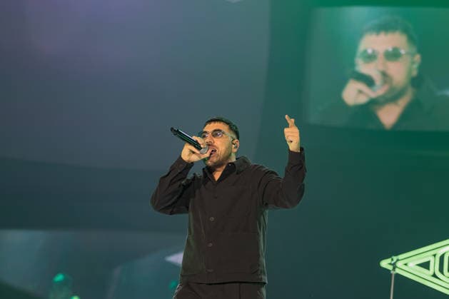 Music Concert - Coez - Live 2025 Silvano Albanese, aka Coez, performs on stage during his second concert at the Unipol Forum. during Coez - Live 2025, Music Concert in Milano, Italy, December 02 2025 Milano Unipol Forum Italy Copyright: xLucaxMichelix xLiveMediax LPM_2174561