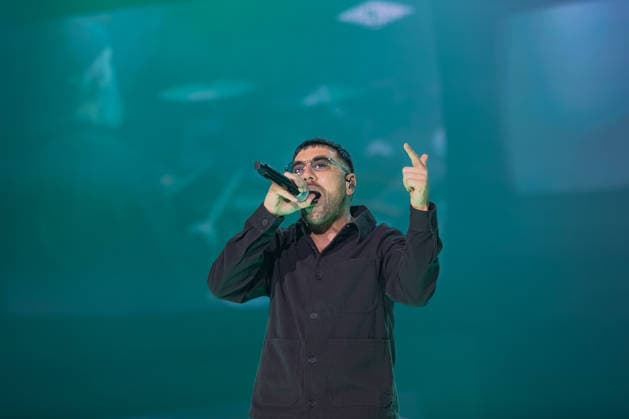 Music Concert - Coez - Live 2025 Silvano Albanese, aka Coez, performs on stage during his second concert at the Unipol Forum. during Coez - Live 2025, Music Concert in Milano, Italy, December 02 2025 Milano Unipol Forum Italy Copyright: xLucaxMichelix xLiveMediax LPM_2174563