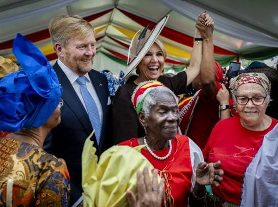 PARAMARIBO - King Willem-Alexander and Queen Maxima visited the community center of the Latour Community Work Foundation (Stibula) in the working-class Latour neighborhood during a three-day state visit to Suriname. ANP REMKO DE WAAL netherlands out - belgium out  Copyright: xx x543723452x originalFilename: 543723452.jpg