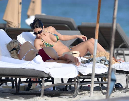 Chantel Jeffries and friend spotted sunbathing in Miami Beach during Art Basel Featuring: Chantel Jeffries Where: Miami, Florida, United States When: 02 Dec 2025 Credit: Robert O Neil INSTARimages EDITORIAL USE ONLY. NOT FOR USE BY NEWSPAPERS BASED IN THE UK. Copyright: xx instar55309627