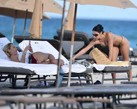 Chantel Jeffries and friend spotted sunbathing in Miami Beach during Art Basel Featuring: Chantel Jeffries Where: Miami, Florida, United States When: 02 Dec 2025 Credit: Robert O Neil INSTARimages EDITORIAL USE ONLY. NOT FOR USE BY NEWSPAPERS BASED IN THE UK. Copyright: xx instar55309636