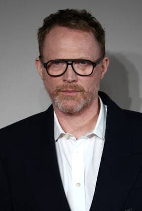 December 2, 2025, London, United Kingdom: Paul Bettany attends the Amadeus World Premiere at the Odeon Luxe Leicester Square. London United Kingdom - ZUMAs197 20251202_aaa_s197_195 Copyright: xFredxDuvalx