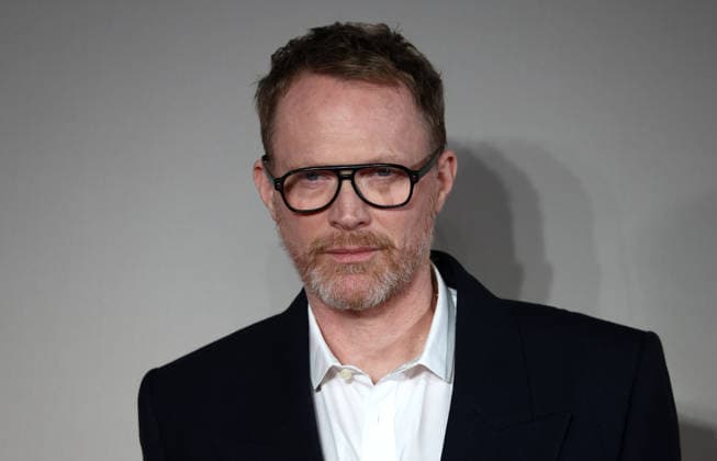 December 2, 2025, London, United Kingdom: Paul Bettany attends the Amadeus World Premiere at the Odeon Luxe Leicester Square. London United Kingdom - ZUMAs197 20251202_aaa_s197_208 Copyright: xFredxDuvalx