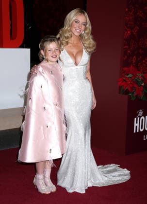 The Housemaid New York Premiere Indiana Elle and Sydney Sweeney attending The Housemaid New York Premiere held at 787 on Seventh on December 2, 2025 in New York City, NY New York City 787 on Seventh NY USA Copyright: xStevenxBergman AFF-USA.COMx