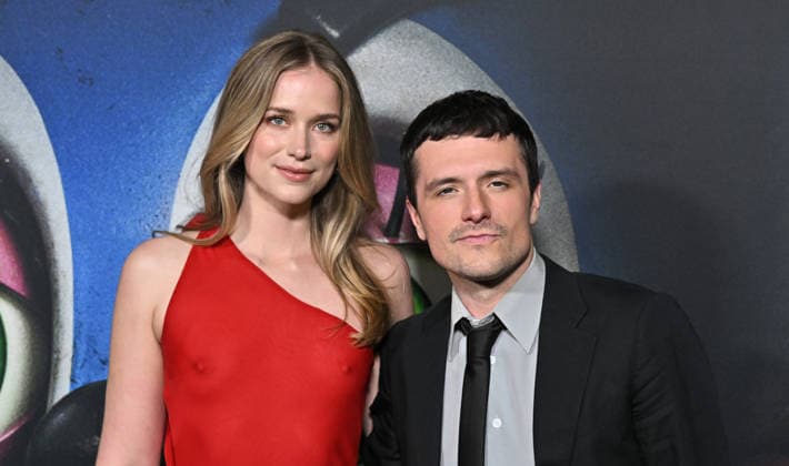 ˜Five Nights at Freddy™s™ Premiere Elizabeth Lail and Josh Hutcherson arriving to Universal Picture™s Five Nights at Freddy™s 2 premiere held at the TCL Chinese Theatre on December 2, 2025 in Hollywood, Ca. Hollywood TCL Chinese Theatre California USA Copyright: xStarbuck AFF-USA.COMx