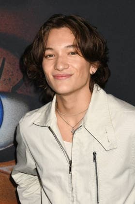 HOLLYWOOD, CALIFORNIA - DECEMBER 02: Tio Briones at the Five Nights At Freddy s 2 premiere presented by Universal Pictures And Blumhouse at TCL Chinese Theatre on December 02, 2025 in Hollywood, California Copyright: xJeffreyxMayerx xMediaPunchx